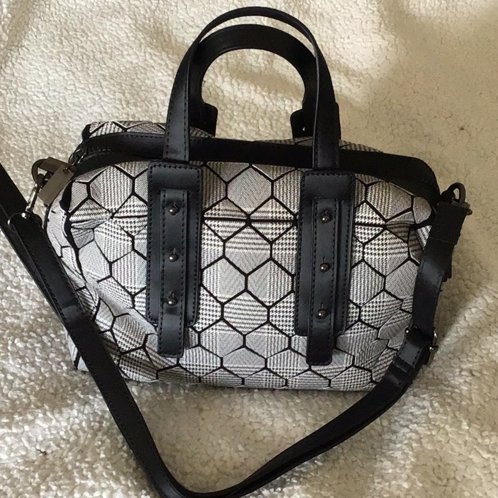 Black/gray geometric patterned vinyl satchel w/detachable strap, never used - Picture 2 of 5
